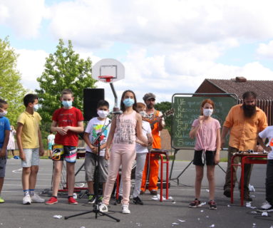 Des CM2 de l'école Les Vallées créent une chanson