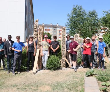 Des hôtels à insectes installés aux jardins partagés de Saint-Sauveur, à Flers