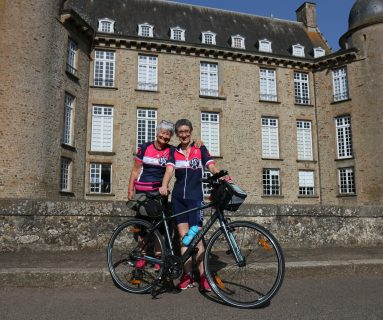 Cancer du sein : le message d’espoir de Dany et Véronique de passage à Flers