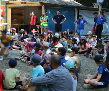 Une journée en forêt pour 81 enfants des centres de loisirs, près de Flers