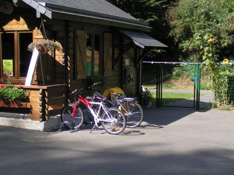 Chalet d'accueil du camping de la Fouquerie à Flers