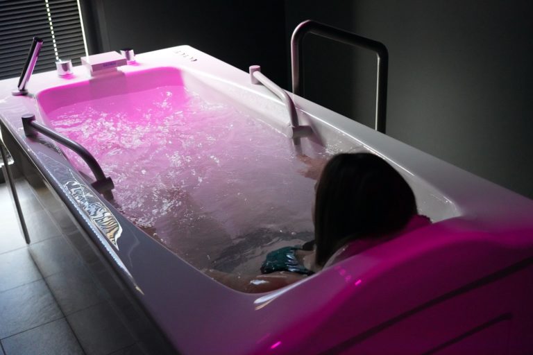 Baignoire hydromassante