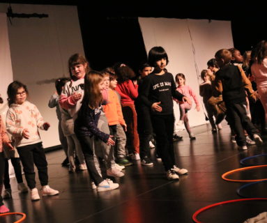 À Flers, les élèves des Vallées présentent un spectacle au Forum