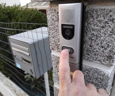 Démarchage à domicile à Flers : Soyez vigilant !