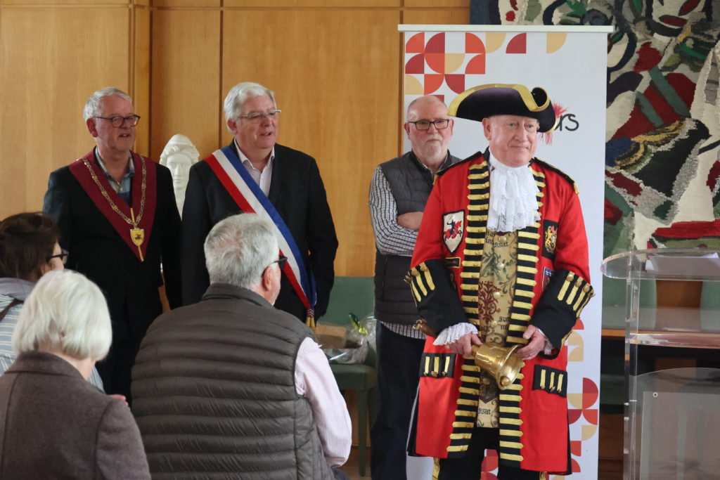 Le crieur de Warminster a évoqué son émotion d'être venu à Flers marcher sur les pas de son père, ancien soldat de la 11e DBB lors de la Seconde Guerre mondiale.