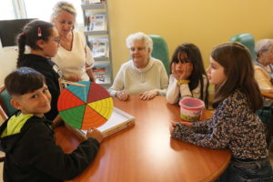 À Flers, élèves et aînés ont du plaisir à se retrouver