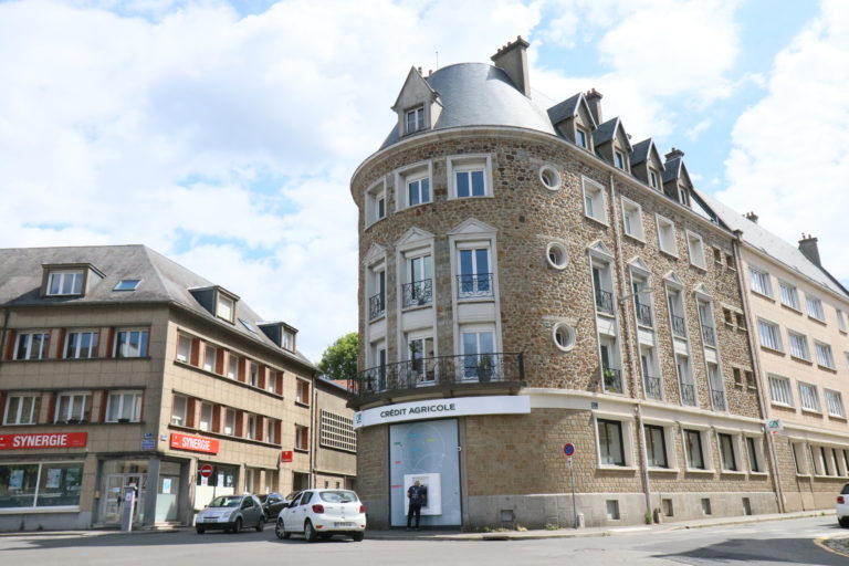 La Rotonde, immeuble emblématique de la Reconstruction à Flers.