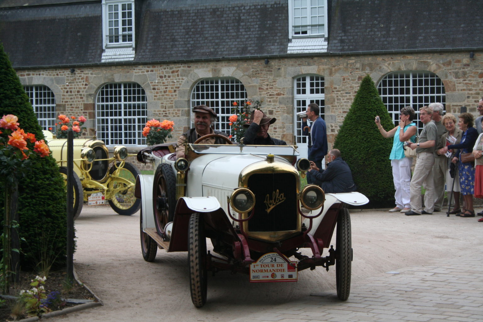 Tour de Normandie de véhicules anciens Flers Agglo