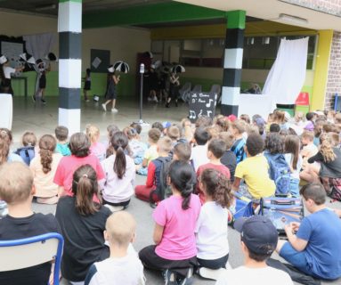 Des élèves sous les feux de la rampe à l'école Roland, à Flers