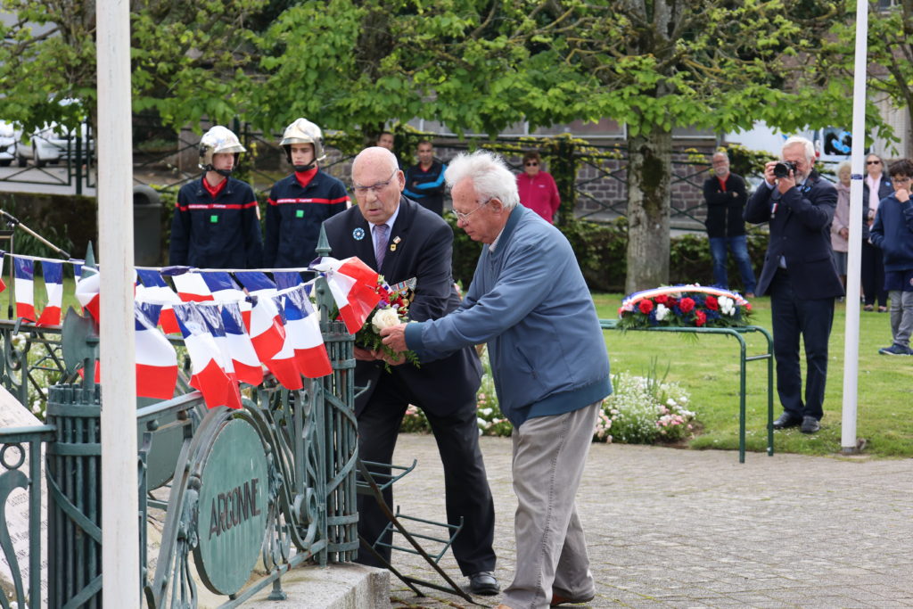 Les représentants du comité d'entente des sociétés patriotiques de Flers