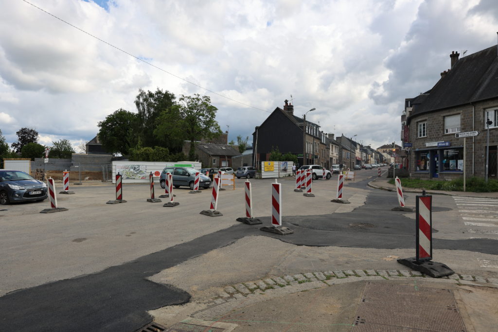 2024.05.17 Travaux place du 14-juillet rue de Domfront (10)