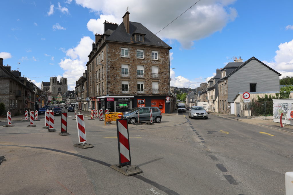 2024.05.17 Travaux place du 14-juillet rue de Domfront (7)