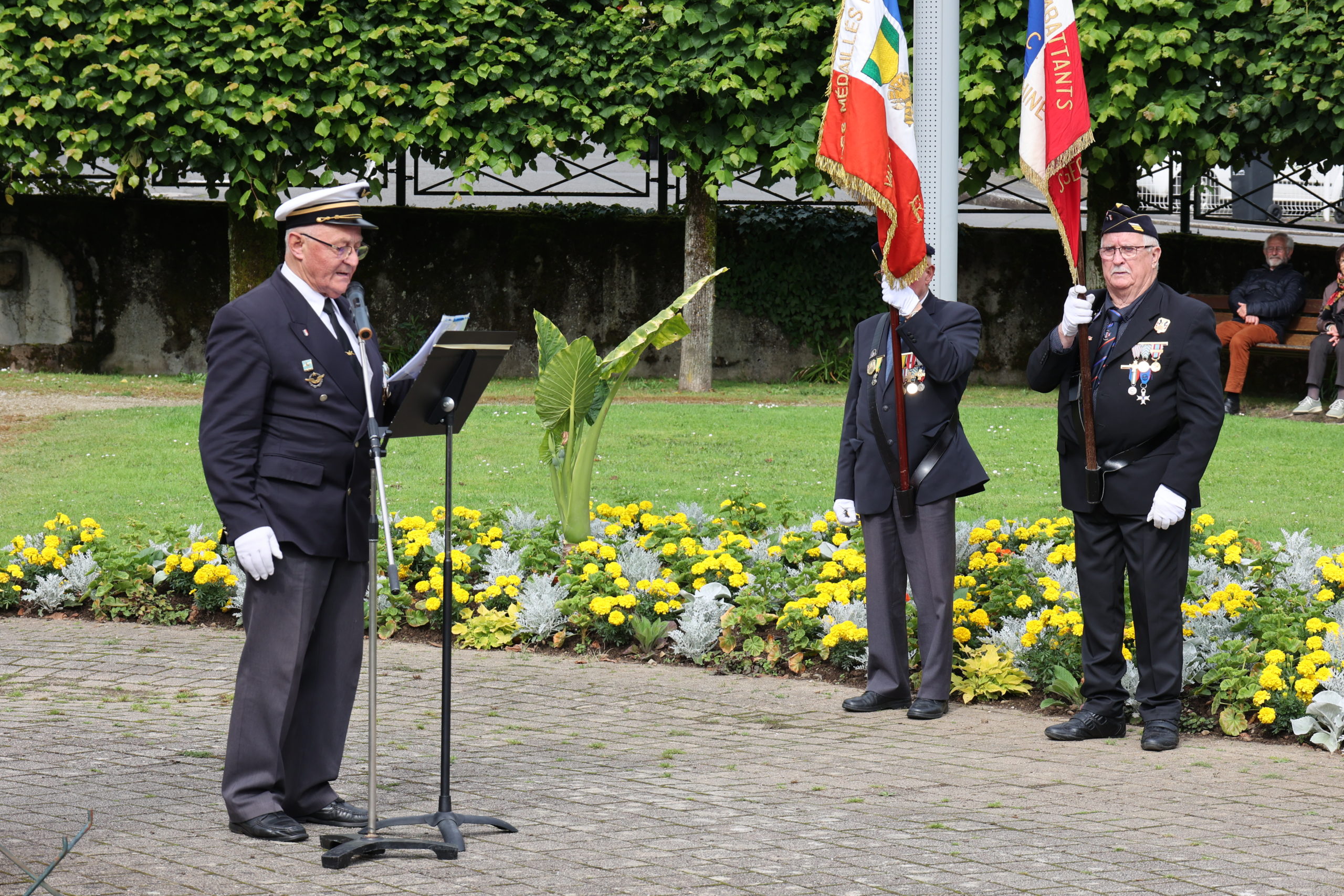 Philippe CORNU, représentant le comité d'entente des sociétés patriotiques, a lu l'Appel du Général de Gaulle du 18 juin 1940 depuis Londres. 