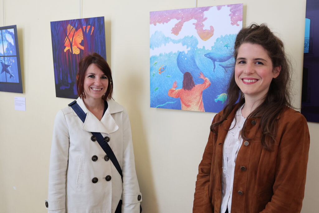 milie, la Flérienne qui a confié son rêve à l'illustratrice Laura Daniel (à droite)