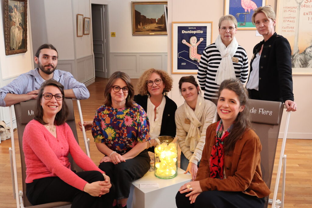 L'équipe du musée du château Flers acompagnée de Angela Presse, maire-adjointe à la culture, et l'illustratrice Laura Daniel