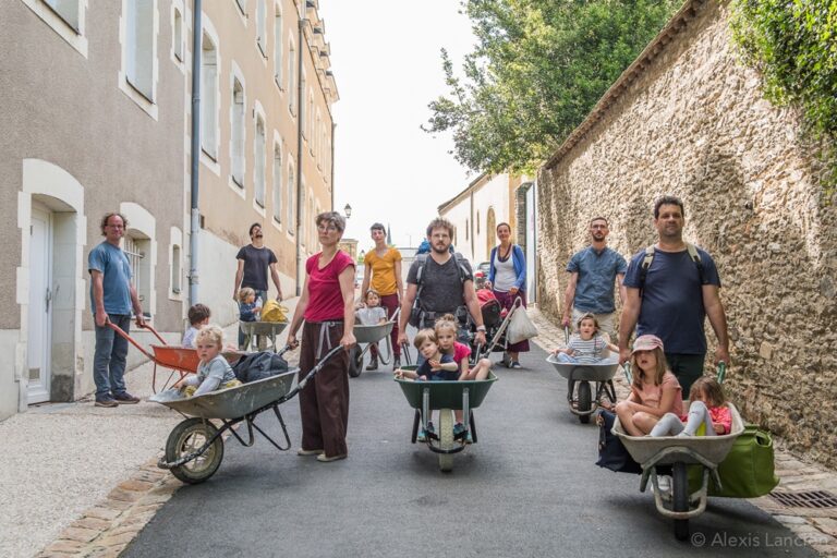 Partagez l'aventure d'être parent dans un spectacle co-créé avec votre enfant - représentation du spectacle samedi 19 octobre à 16h au FORUM de Flers