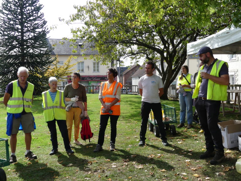 Les participants au World Cleanup Day 2025 à Briouze