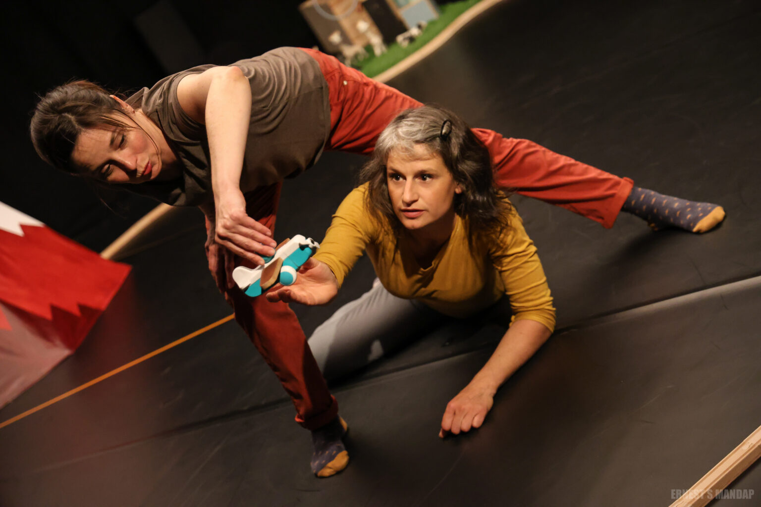 Ludilo - Théâtre d'objets chorégraphié à partir de 18 mois - Mercredi 15 octobre © Ernest S Mandap