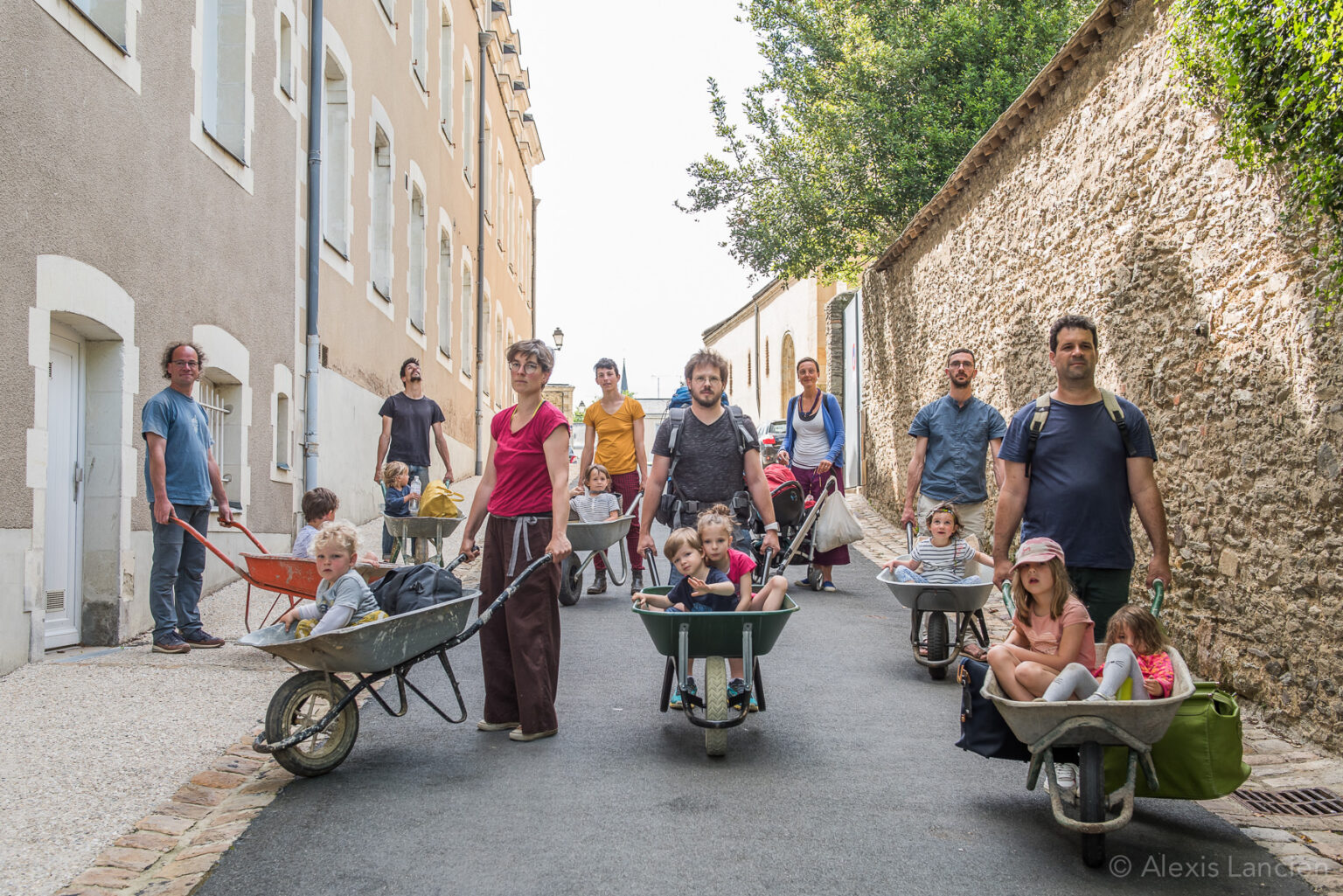 Carry-on - Esquisse chorégraphique sur la vie de parent - Samedi 18 octobre © Alexis Lancien