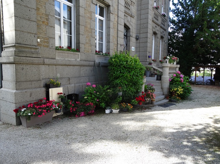 1er prix de la catégorie "Maison avec cour ou terrasse visible de la rue"