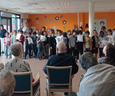 Retraités et élèves se retrouvent autour de la musique, à Flers
